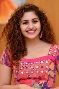 Noorin Shereef in Oru Adaar Love