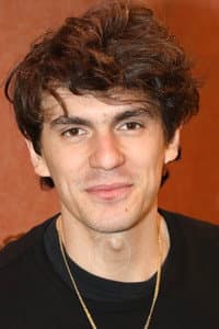 Dimitris Kapouranis in Pendulus