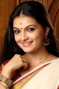 Saranya Mohan in Villagelo Vinayakudu