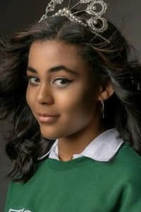 Gabrielle de Gama in Soccer Season: Offside