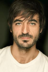 Pau Cólera in Shacky Carmine