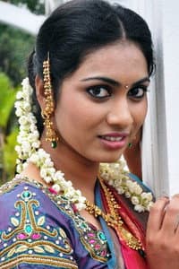 Siri Sri in Ee Cinema Superhit Guarantee
