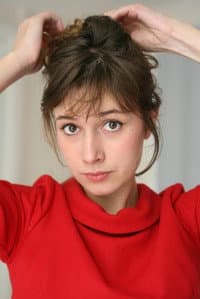 Julie Roux in Et de l'herbe, et des fleurs, et de l'eau