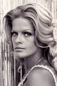 Karin Schubert in Vamos a matar, compañeros