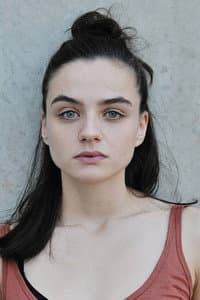 Laura Balzer in Trümmermädchen - Die Geschichte der Charlotte Schumann