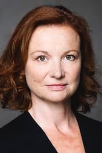 Isabelle Gardien in Dragons : L'Envol de L'Espoir