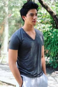 Tiến Vũ in Em Gái Mưa