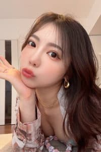 Yuki Yoshizawa in マドンナALL専属バスツアー2025 極上の美女を1人占めするのは僕だ!!夢のハーレムを掴み取れ!!総勢37名の大乱交SPECIAL!!前編