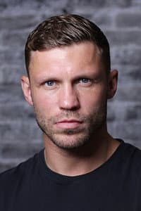 Harry Matthews in Kiss