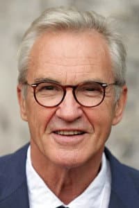 Larry Lamb in Two Minutes