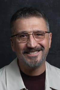 Cem Davran in Bir Ses Böler Geceyi