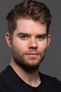 Ethan Taylor in Rob1n