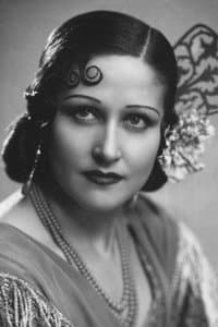 Estrellita Castro in Casa Flora