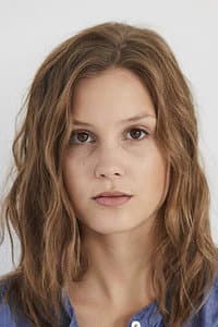 Maja-Celiné Probst in 8 Remains