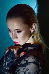 Annie in Russian Kiss