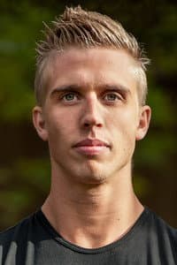 Justin Howell in Scars