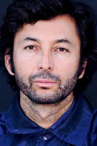 César Giraldo in Cargo