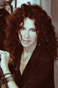 Eleftheria Arvanitaki in Αθήνα 2004: Τελετή Λήξης Ολυμπιακών Αγώνων (Αγώνες της 28ης Ολυμπιάδας)