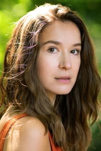 Elizabeth Dulau in Grapes