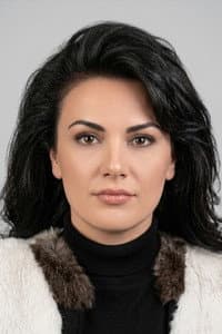 Nesrin Akkoç in Yalancı