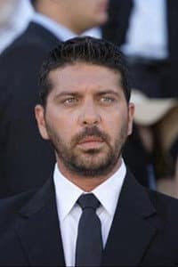Ali Balkan Avcı in Kırmızı