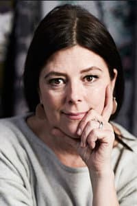 Liisa Mustonen in Pilkkuja ja pikkuhousuja