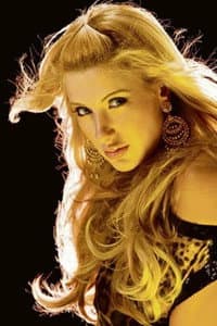 Carmen Manrique in Profe por Accidente