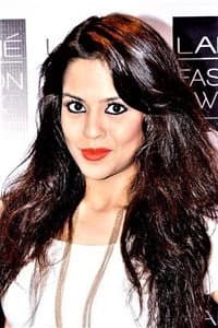 Sana Saeed in Student of the Year