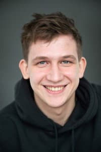 Maxim Pushnenkov in Моя бабушка красит губки