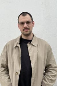 Roman Volosevych in В її обіймах