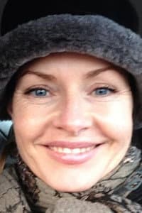 Charlotte Juul in Lad de små børn...