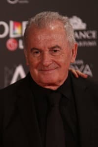 Víctor Manuel in Al diablo, con amor