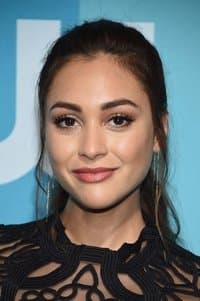 Lindsey Morgan in 5 Stages