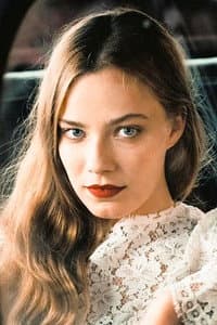 Saskia Rosendahl in Mein Ende. Dein Anfang.