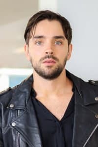Leo Deluglio in Café Chairel