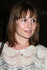 Liz Stauber in T-Rex: Back to the Cretaceous