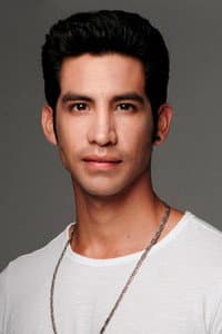 Santiago Suárez in ¿Ahora somos 3? Sí, mi amor