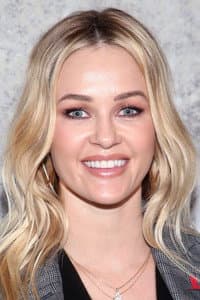 Ambyr Childers in Born to Lose