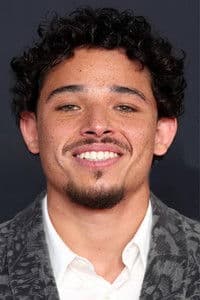Anthony Ramos in 10 Crosby