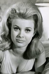 Marilyn Devin in First to Fight