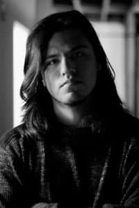 Víctor Estrada in Radical