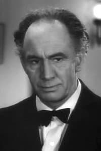 Leonard Mudie in Clues to Adventure