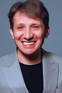 Azer Axsham in 4 Baş