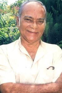 Henry Jayasena in Ghosts Can't Do It