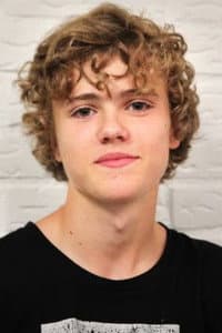 Linus Rogsgård in Bakom Svärtan
