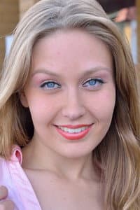 Brianne Blu in Super Euter 4