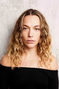 Léa Pellin in La Croix