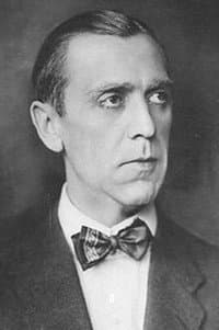 Valy Arnheim in Der Hund von Baskerville