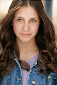 Emma Henderson in Christmas at the Amish Bakery