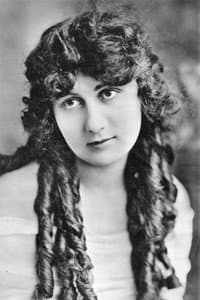 Vivian Edwards in The Masquerader